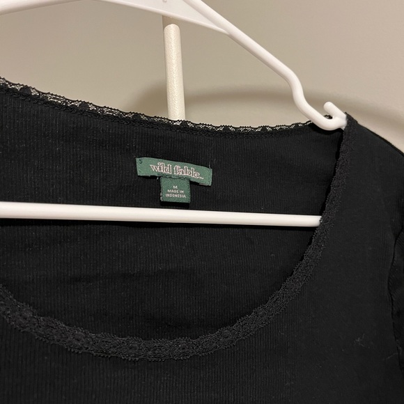 Lace neck Target long sleeves - Picture 2 of 4